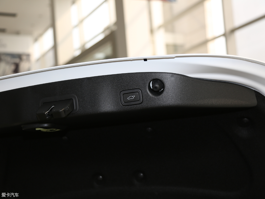 2018ݱXJ L 3.0T (q)̄(w)