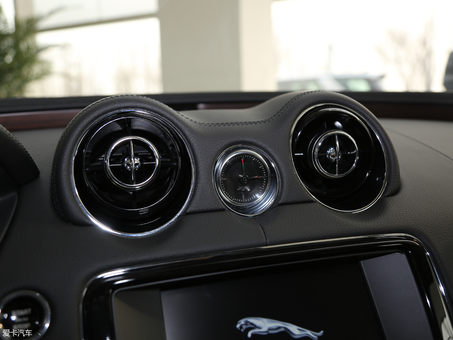 2018ݱXJ L 3.0T ̄հ