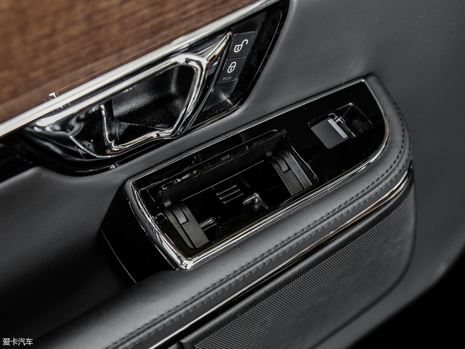 2018ݱXJ L 3.0T (q)ȫ̄(w)