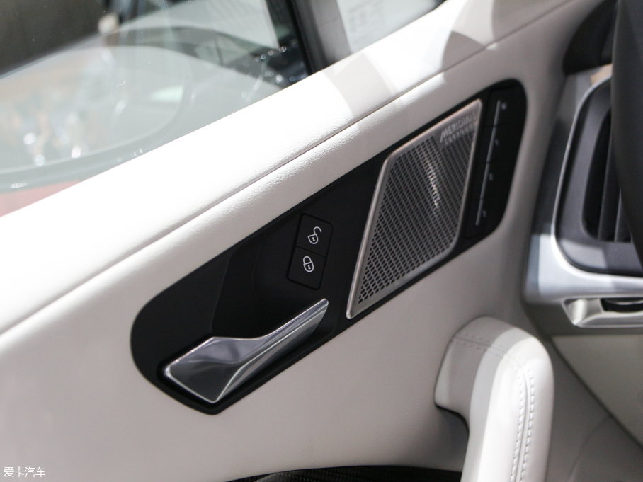 2018ݱI-PACE EV400 HSE