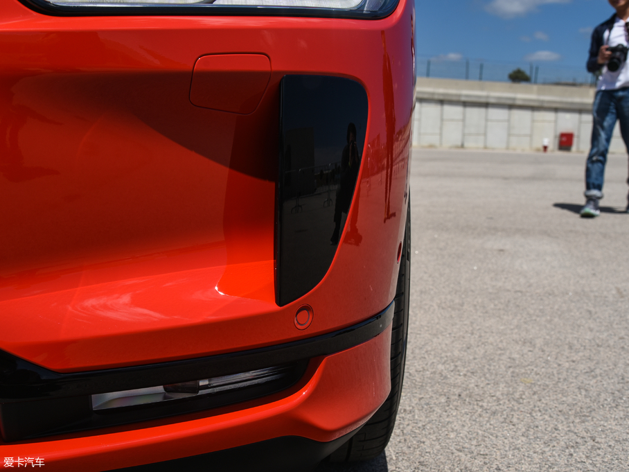 2018ݱI-PACE EV400 װl