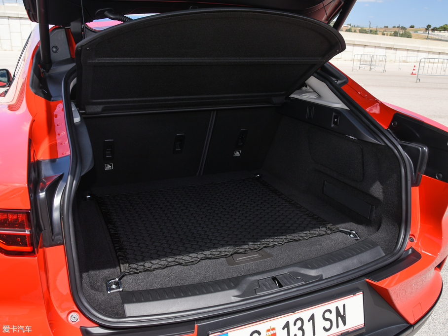 2018ݱI-PACE EV400 װl(f)