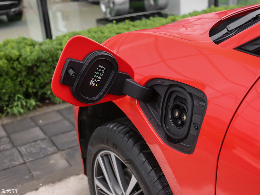 2018ݱI-PACE EV400 װl(f)