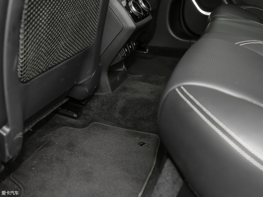 2018ݱI-PACE EV400 װl