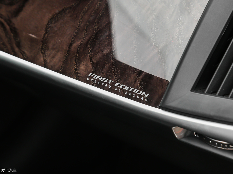 2018ݱI-PACE EV400 װl