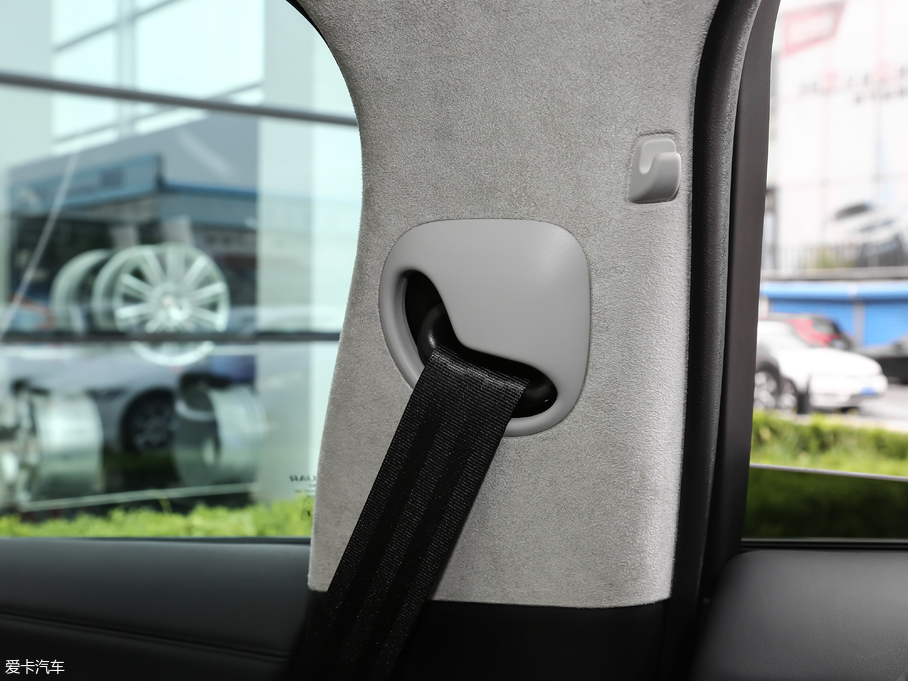 2018ݱI-PACE EV400 װl