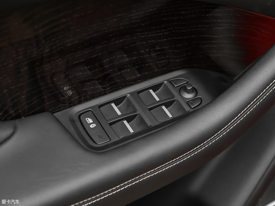 2018ݱI-PACE EV400 װl