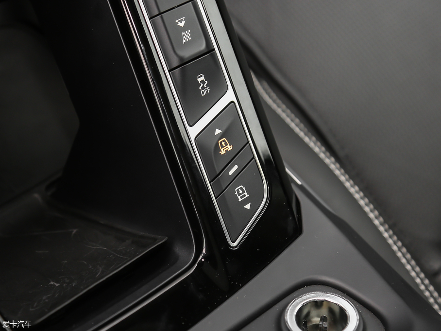 2018ݱI-PACE EV400 װl(f)