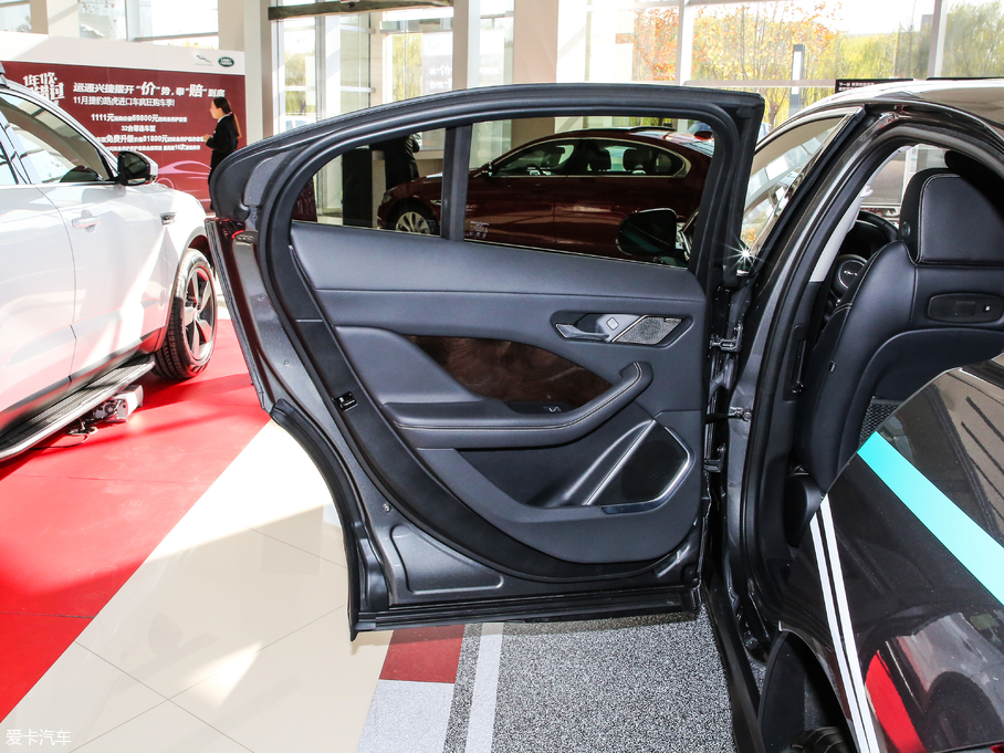 2018ݱI-PACE EV400 HSE