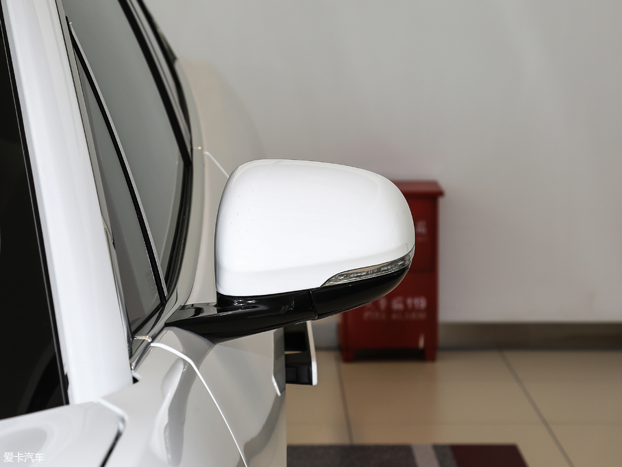 2018ݱI-PACE EV400 S