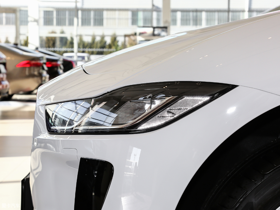 2018ݱI-PACE EV400 S