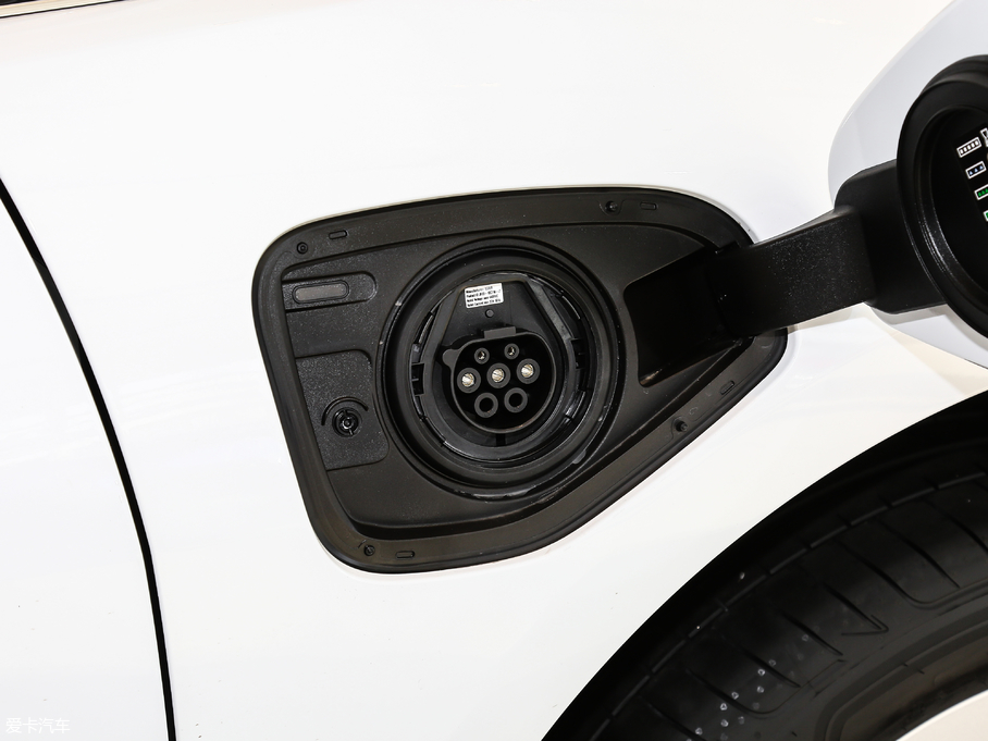 2018ݱI-PACE EV400 S