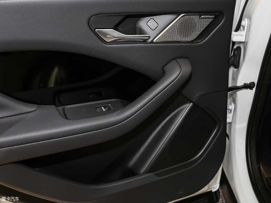 2018ݱI-PACE EV400 S