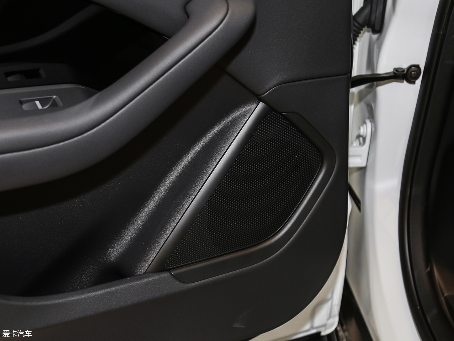 2018ݱI-PACE EV400 S