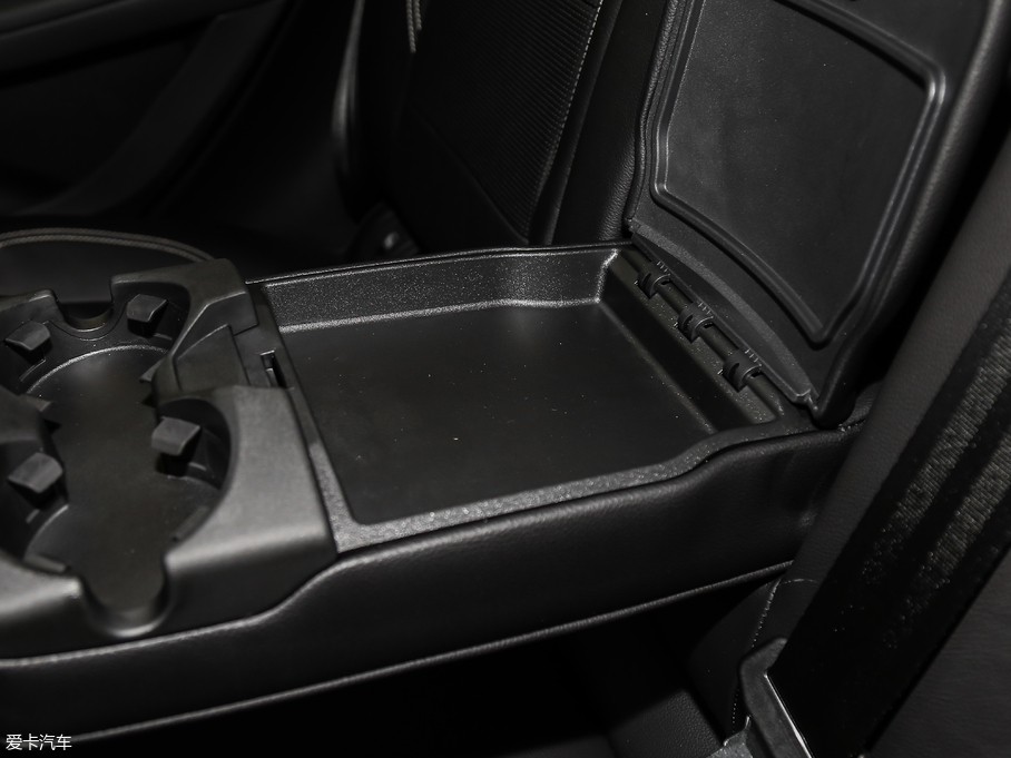 2018ݱI-PACE EV400 S