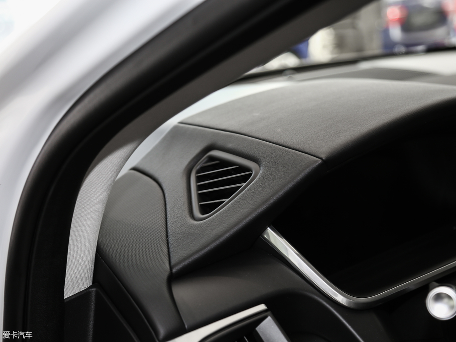 2018ݱI-PACE EV400 S