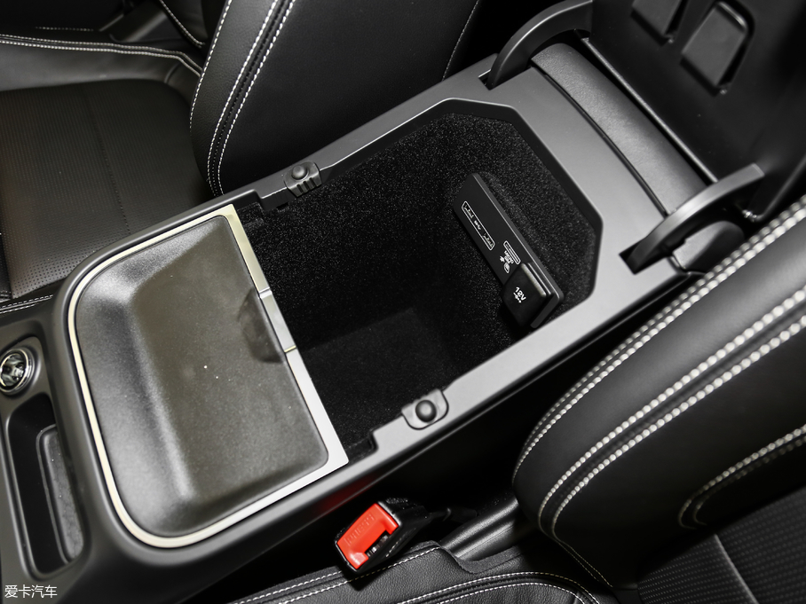 2018ݱI-PACE EV400 S