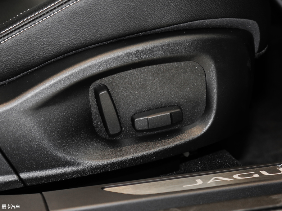 2018ݱI-PACE EV400 S