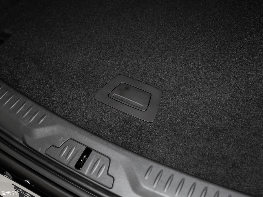 2018ݱI-PACE EV400 S