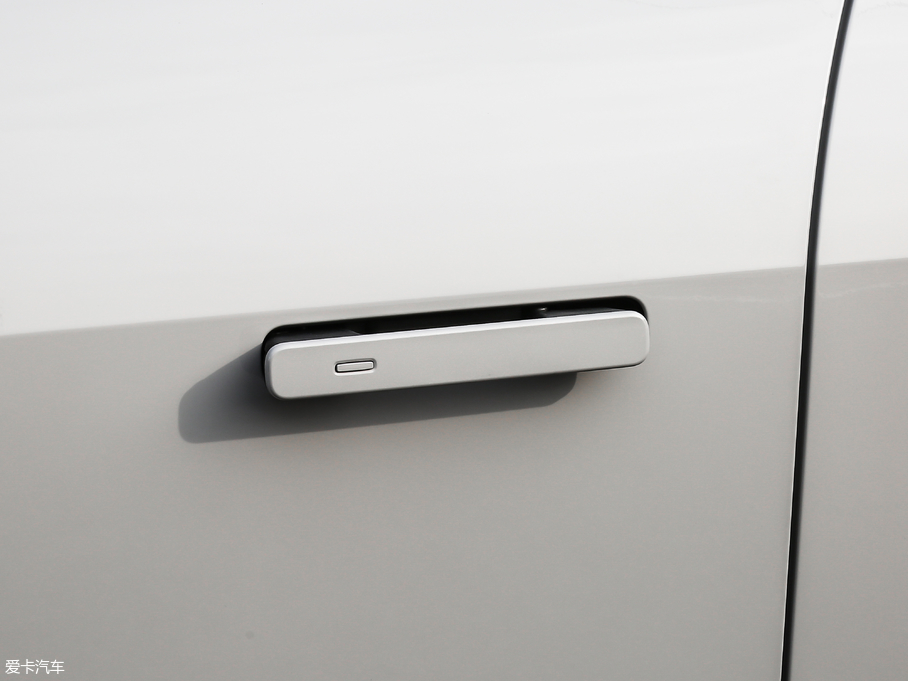 2018ݱI-PACE EV400 SE