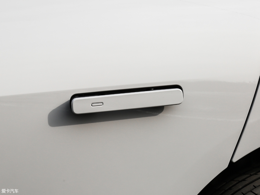 2018ݱI-PACE EV400 SE