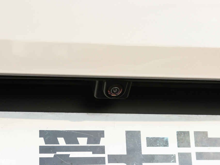 2018ݱI-PACE EV400 SE