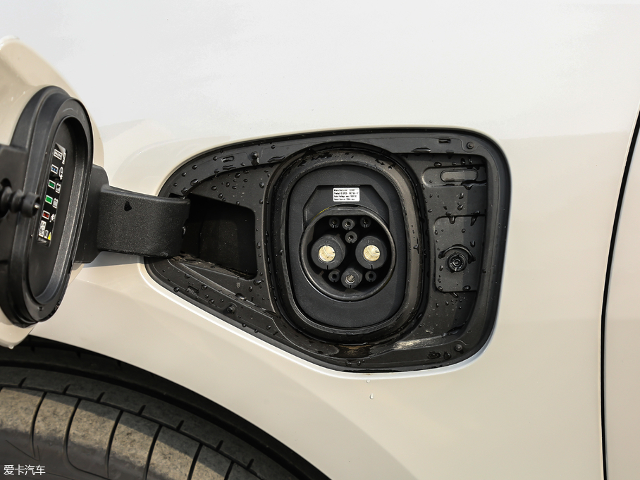 2018ݱI-PACE EV400 SE