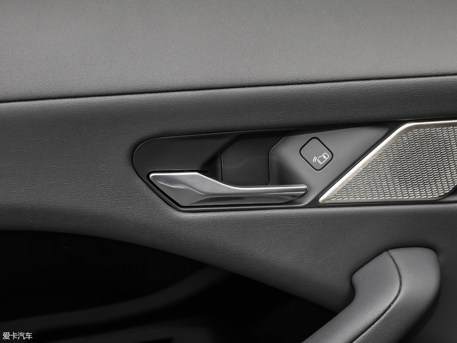 2018ݱI-PACE EV400 SE