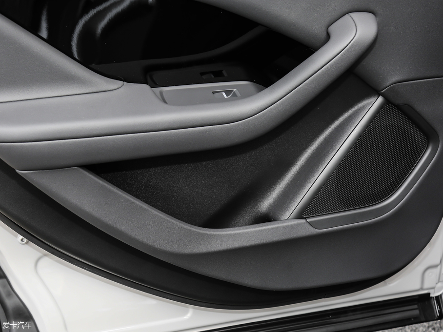 2018ݱI-PACE EV400 SE