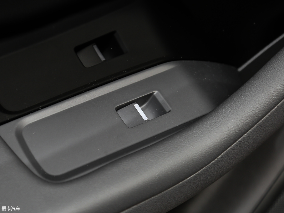 2018ݱI-PACE EV400 SE