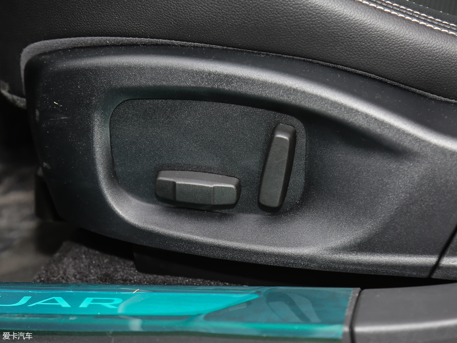 2018ݱI-PACE EV400 SE