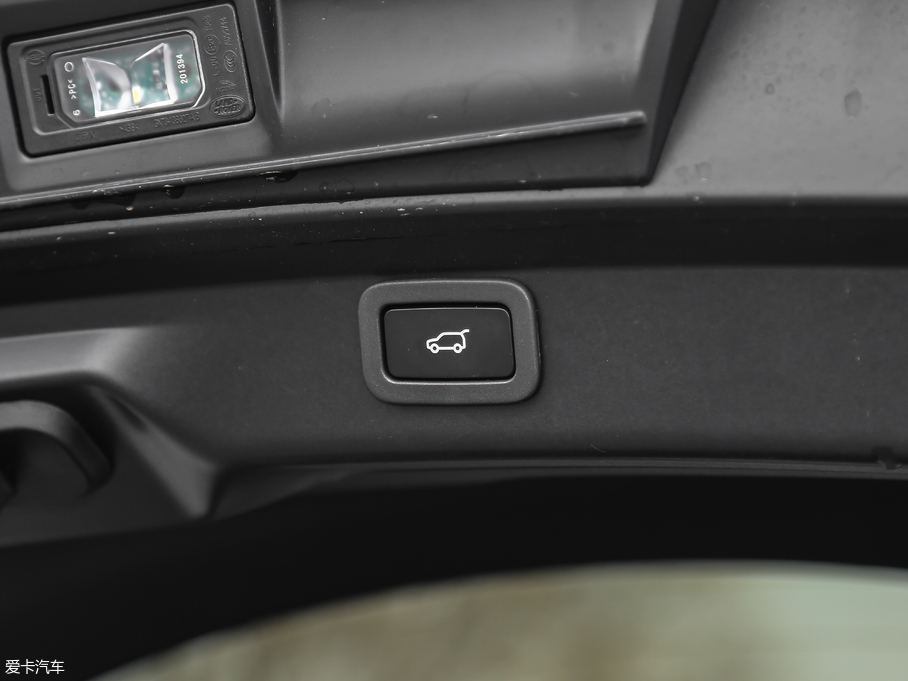 2018ݱI-PACE EV400 SE