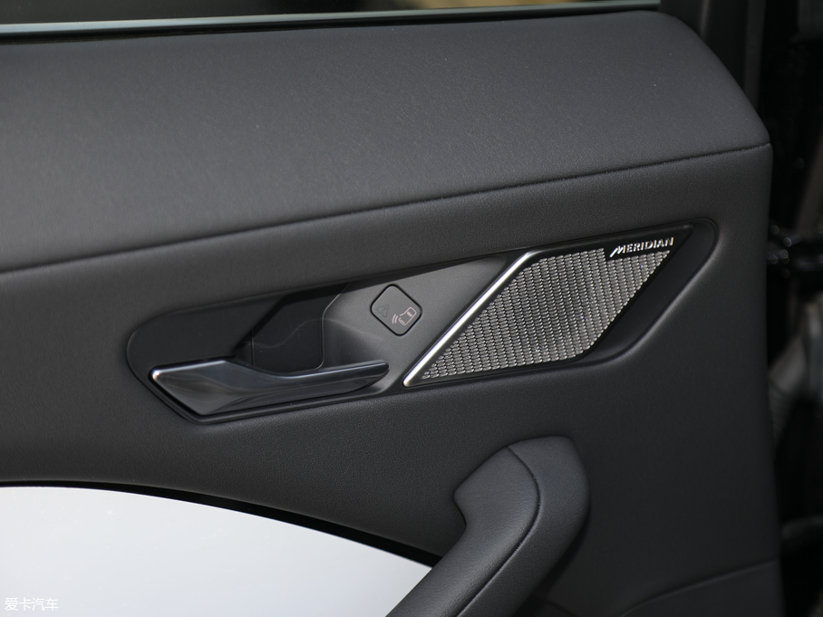 2018ݱI-PACE EV400 SE