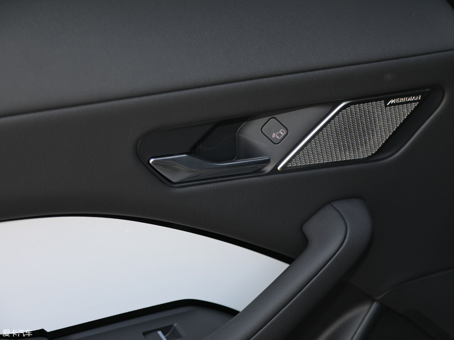 2018ݱI-PACE EV400 SE