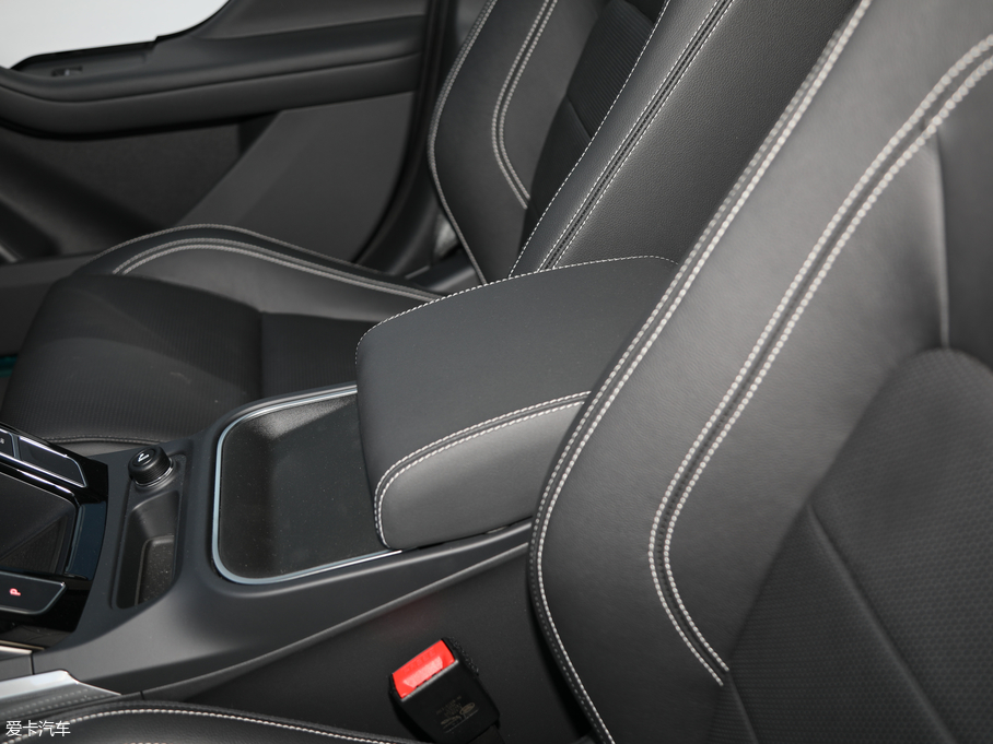 2018ݱI-PACE EV400 SE