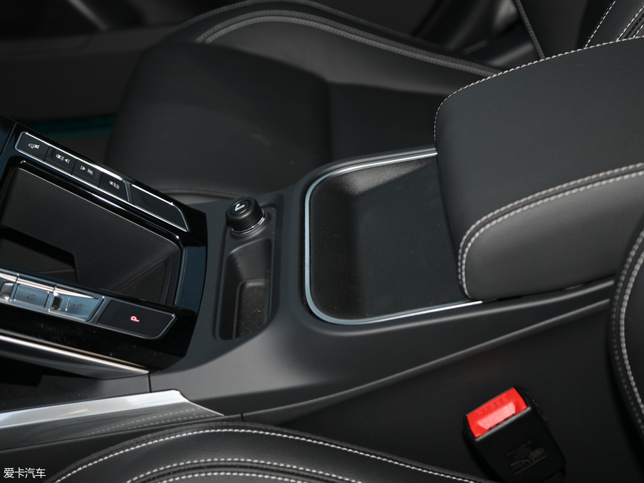 2018ݱI-PACE EV400 SE