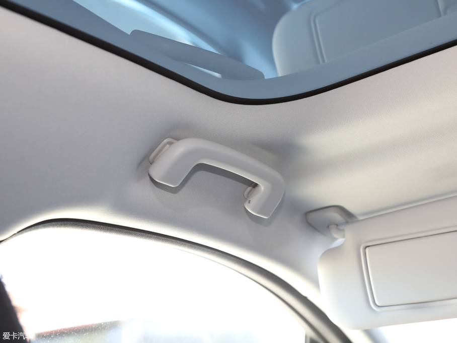 2018ݱI-PACE EV400 SE