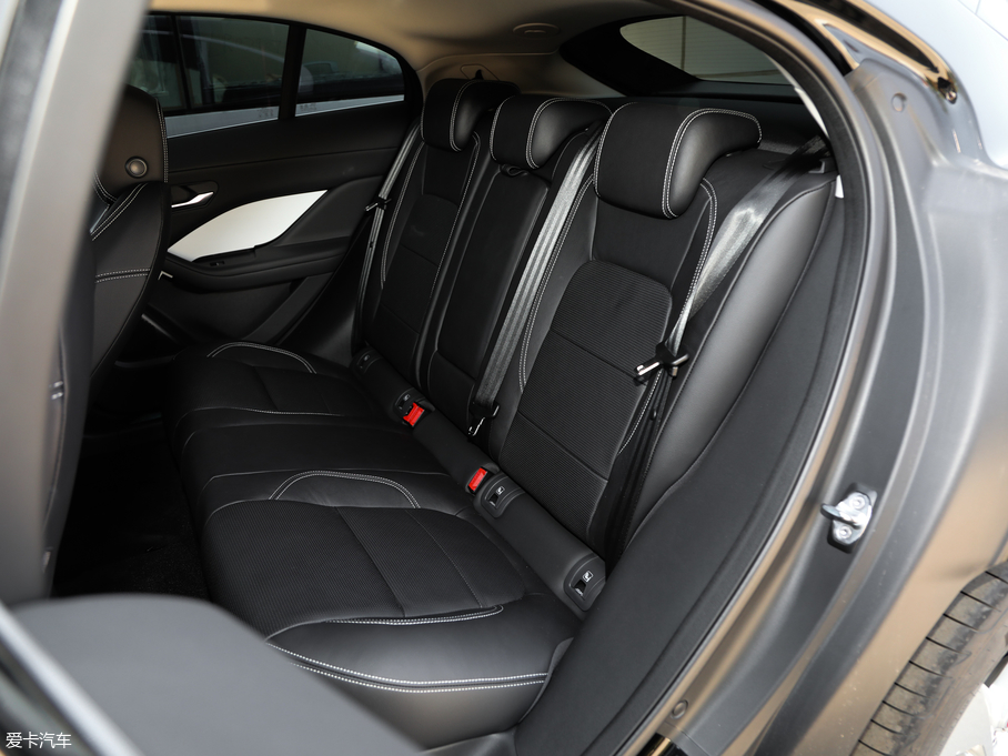 2018ݱI-PACE EV400 SE