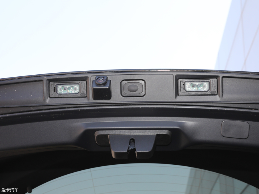 2018ݱI-PACE EV400 SE