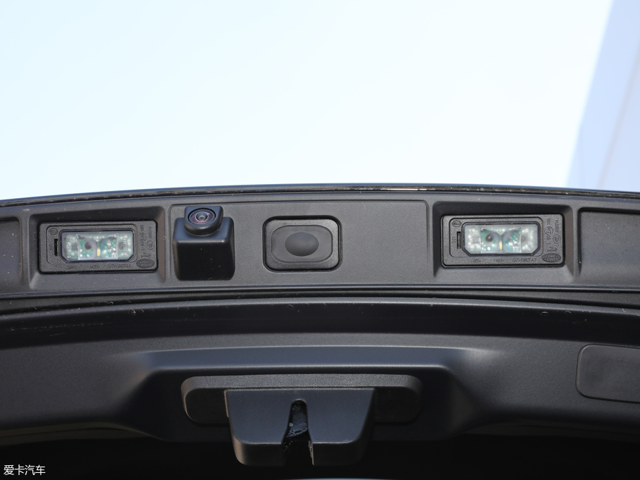 2018ݱI-PACE EV400 SE