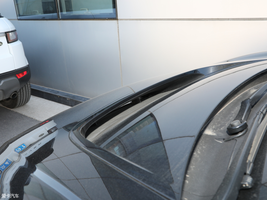 2018ݱI-PACE EV400 SE