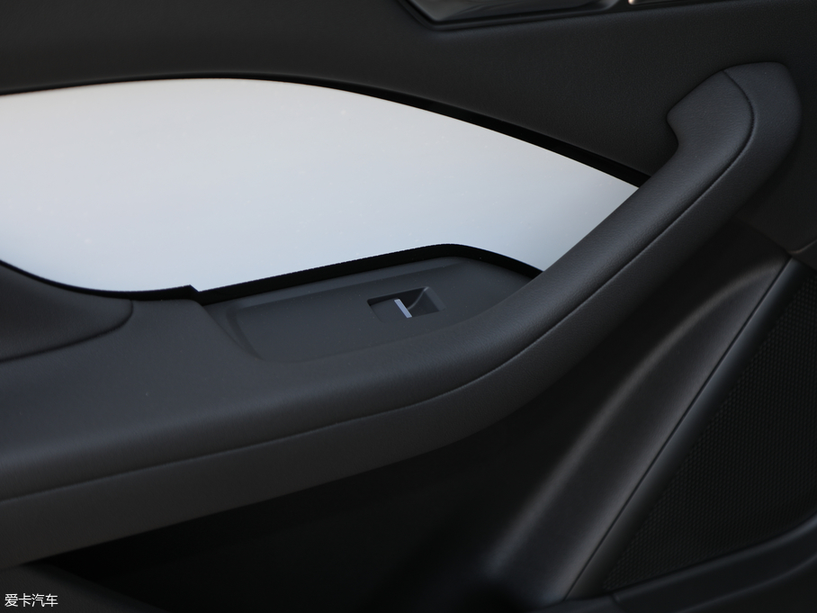 2018ݱI-PACE EV400 SE