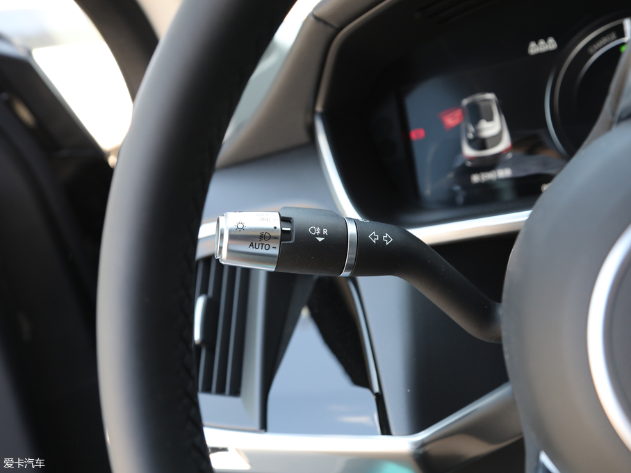 2018ݱI-PACE EV400 SE