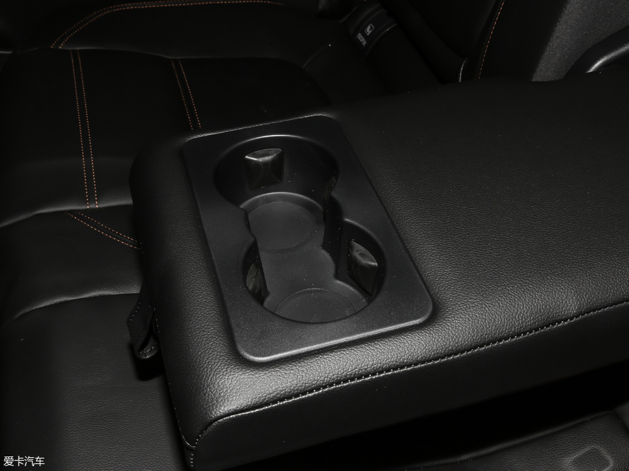 2019ݱF-PACE 2.0T 򌶼