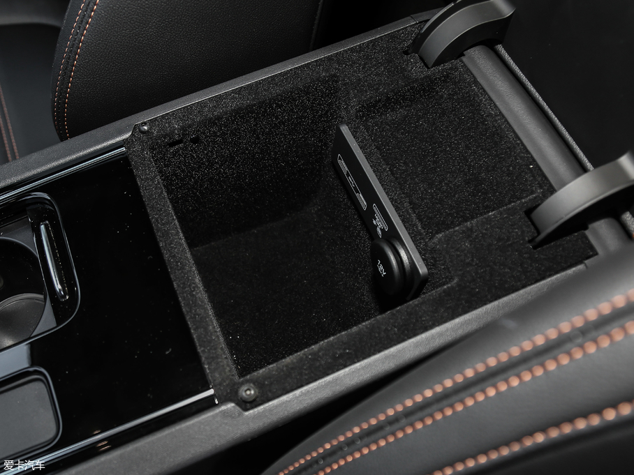 2019ݱF-PACE 2.0T 򌶼