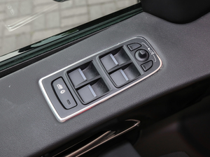 20192.0T R-Sport\Ӱ {܇ƅ^	