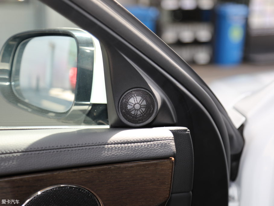 2019ݱXJ L 3.0 SC (q)̄(w)