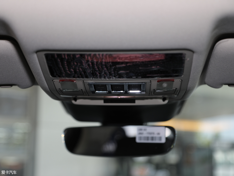 2019ݱXJ L 3.0 SC (q)̄(w)