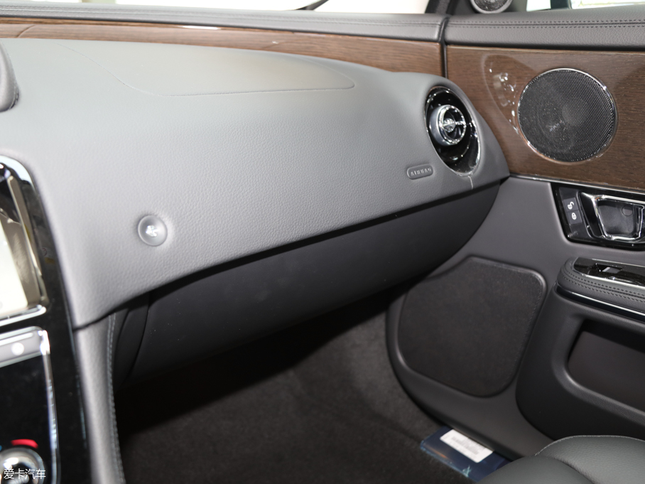 2019ݱXJ L 3.0 SC (q)̄(w)