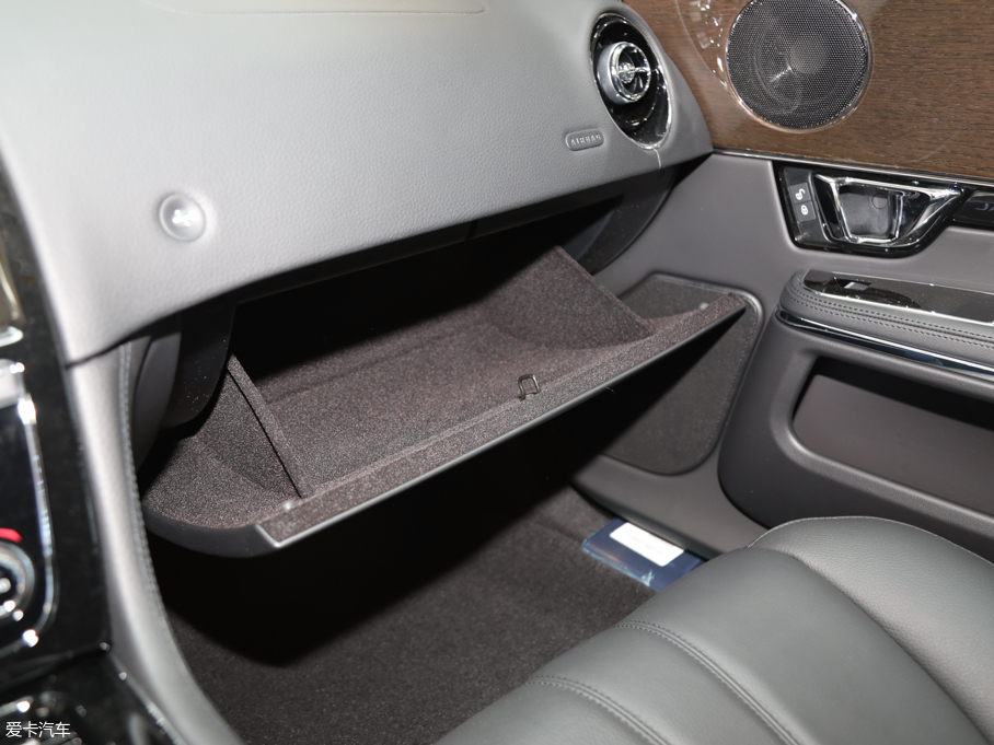 2019ݱXJ L 3.0 SC (q)̄(w)